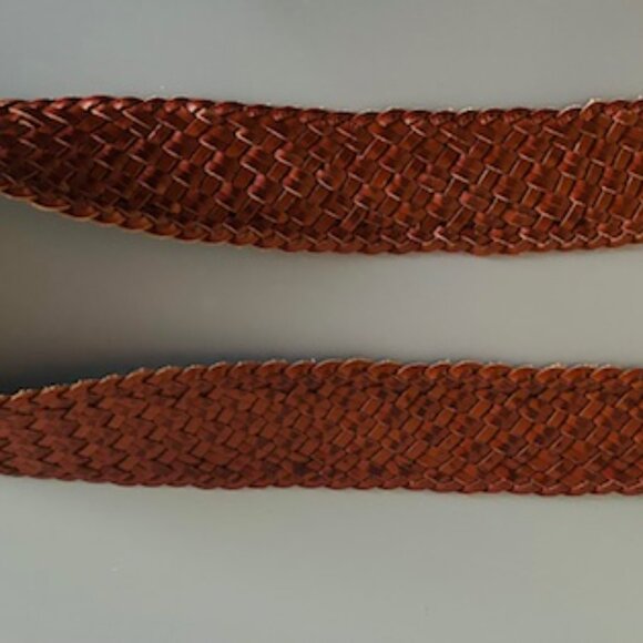 Banana Republic Woven Leather Belt with Brass Buckle, Ladies Size M/L - Picture 3 of 6